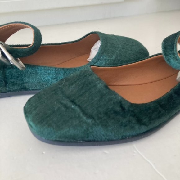 NWOB Free People Mystic Mary Jane Green Velvet Flats Sz 37.5 - Picture 2 of 7
